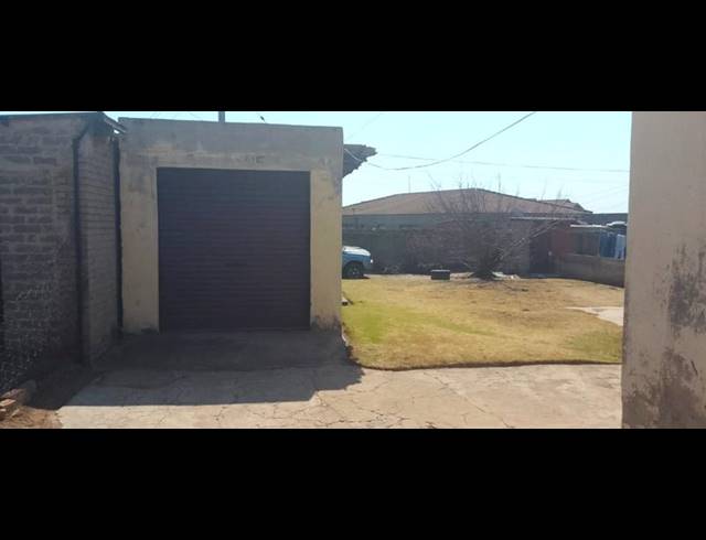 2 BEDROOM HOUSE FOR SALE IN SEBOKENG ZONE 7